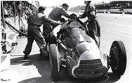 1950年 イギリスGP | マシン：アルファ・ロメオ158　ドライバー：ファン・マヌエル・ファンジオ